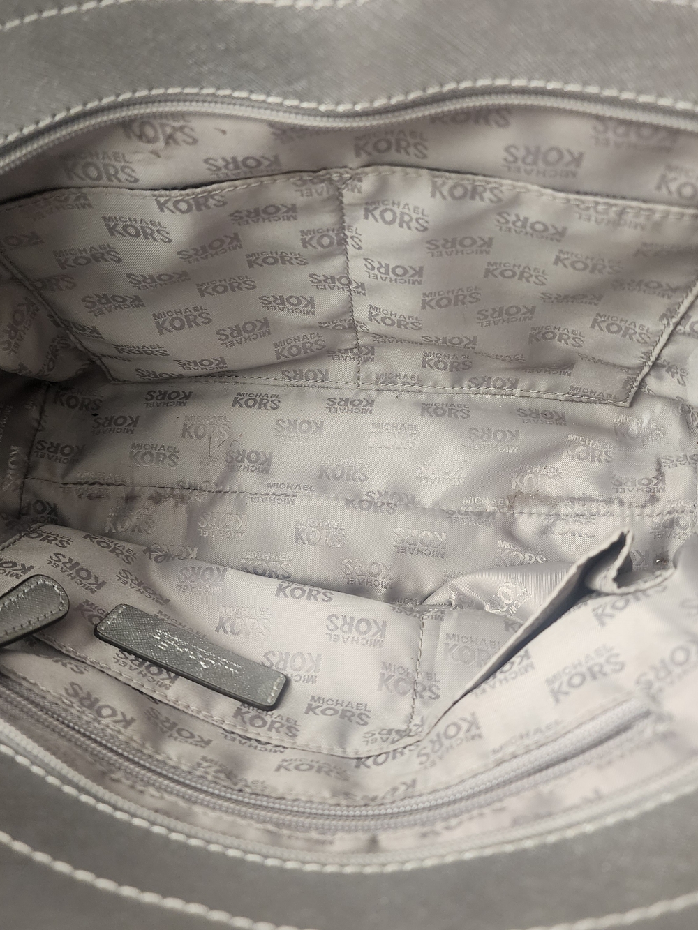 Michael Kors Metallic Silver Chain-Handle Shoulder Tote- SILVER LIKE NEW - Picture 3 of 5